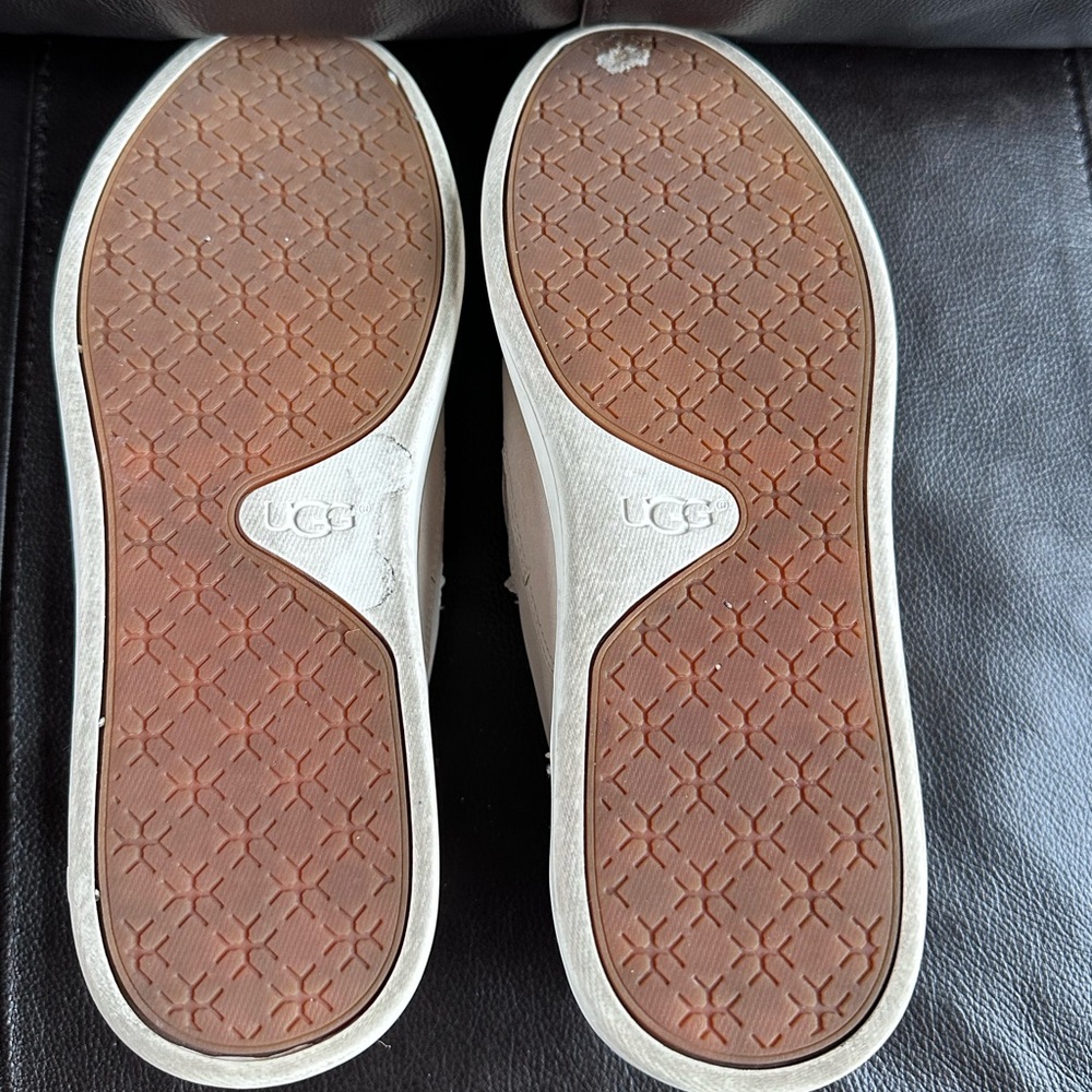 Ugg Adley Slip On Leather Sneaker Women's, Size 7.5 - Picture 6 of 6